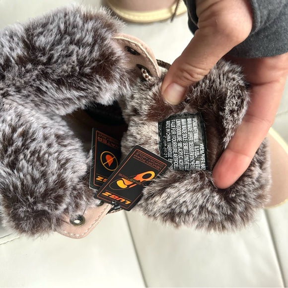 Women’s Size 8.5 M Soft Pink fur Lugz Boot NWT - Picture 6 of 7